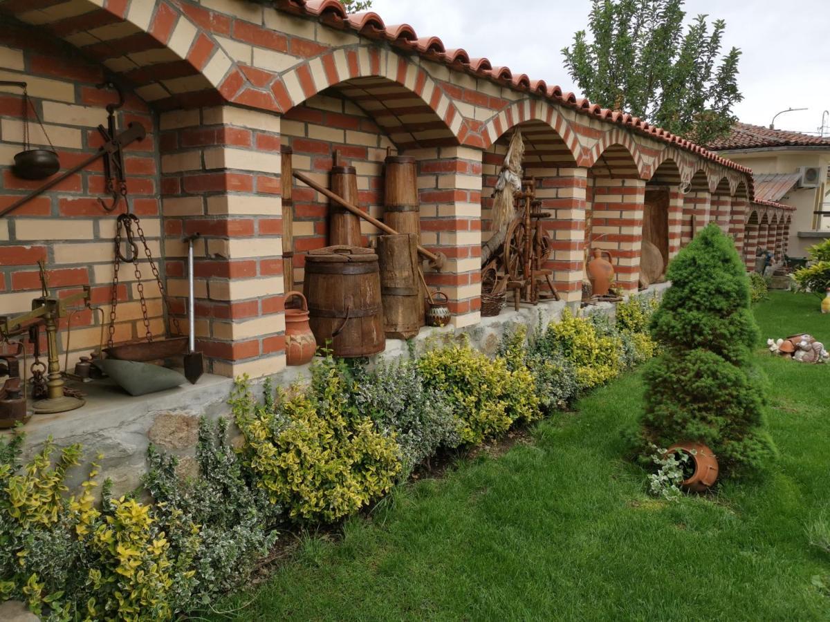 Възрожденски Комплекс Чардакъ Сопот Eksteriør bilde